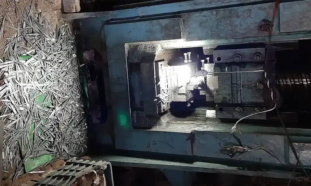 imgi_178_Surgical-Instruments-Production-Machine